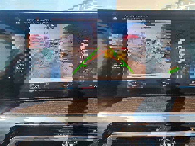 Used 2023 BMW 330i xDrive Sedan w/ Premium Package image 20