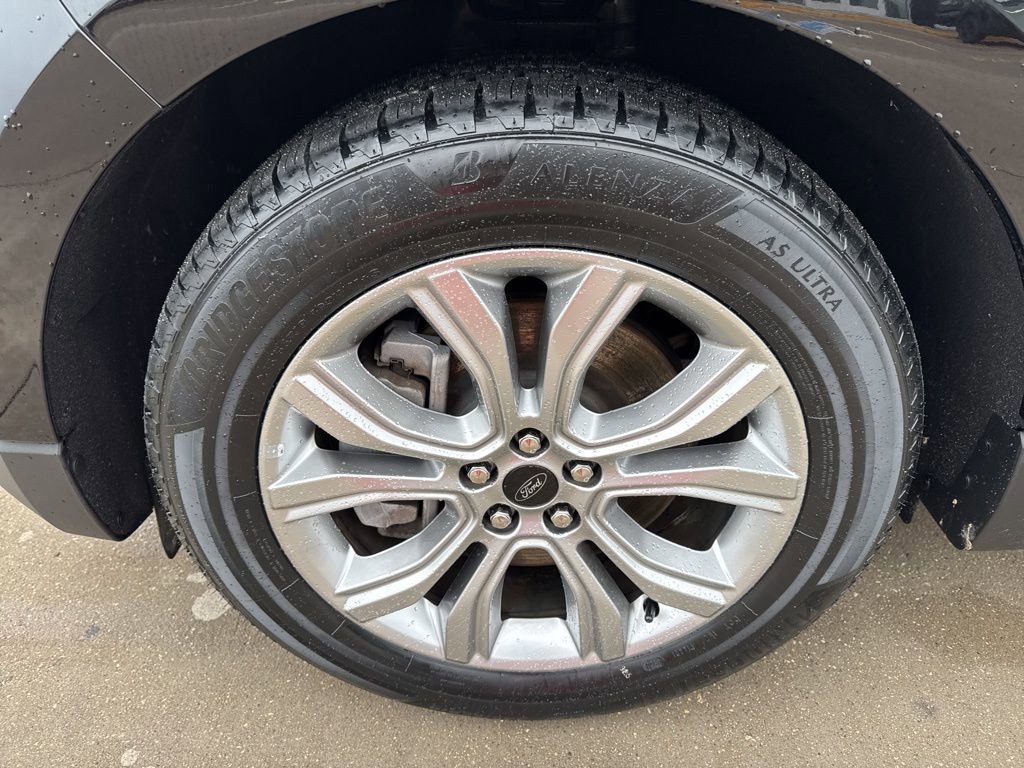 Certified 2024 Ford Edge Titanium image 10