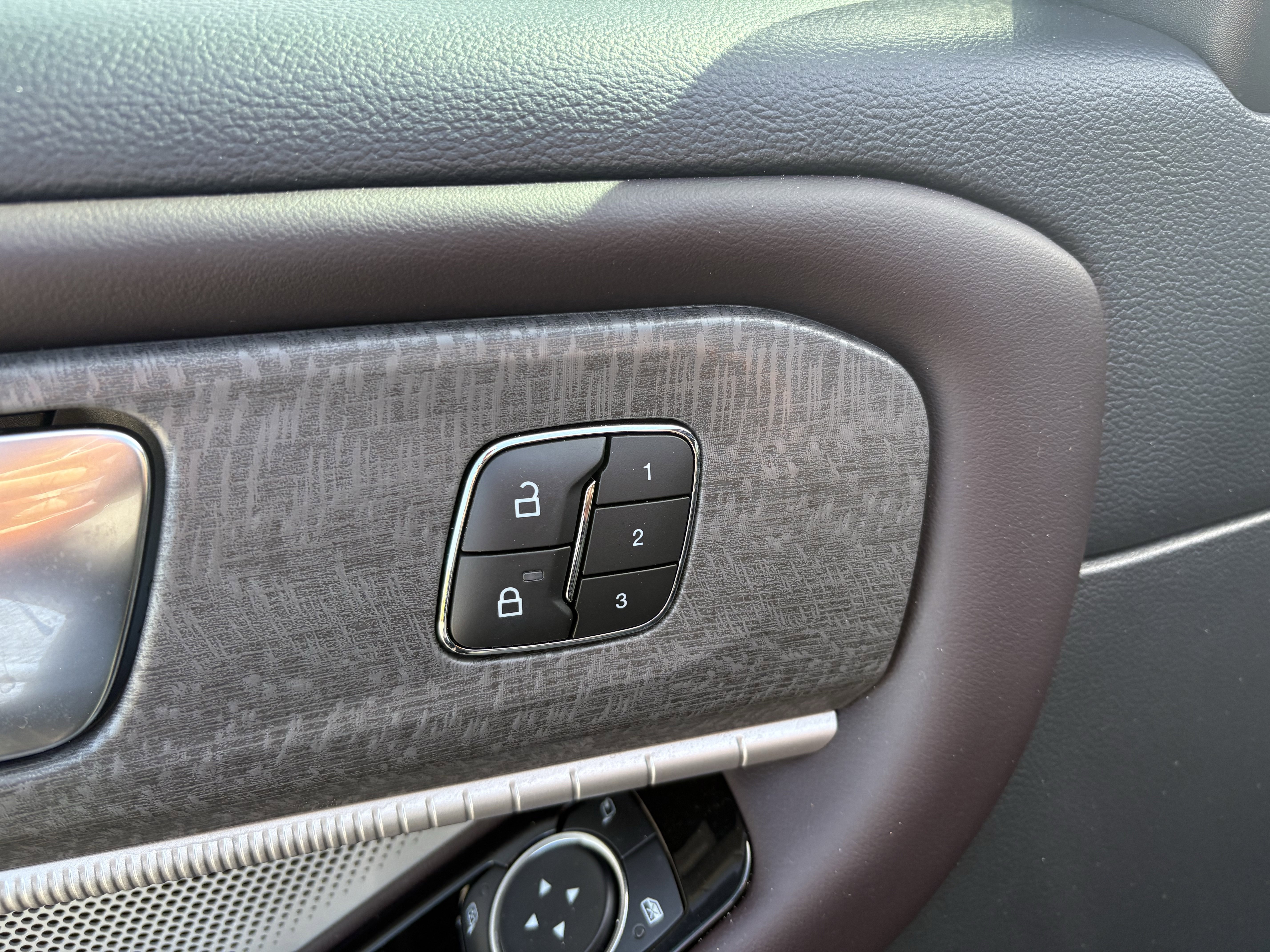 Certified 2025 Ford Explorer Platinum w/ Ultimate Package image 24