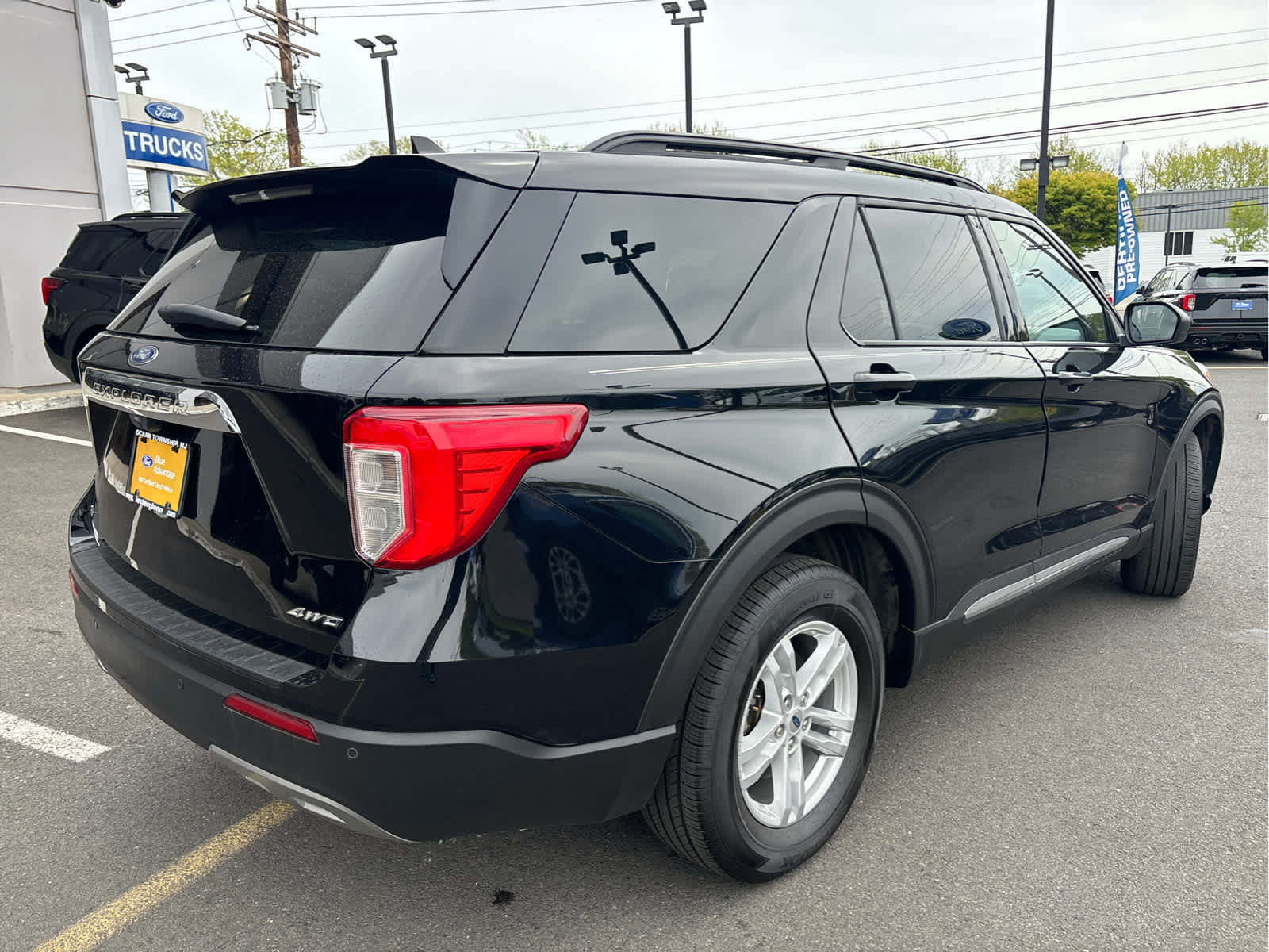 Certified 2023 Ford Explorer XLT w/ Equipment Group 202A AWD/4WD image 27