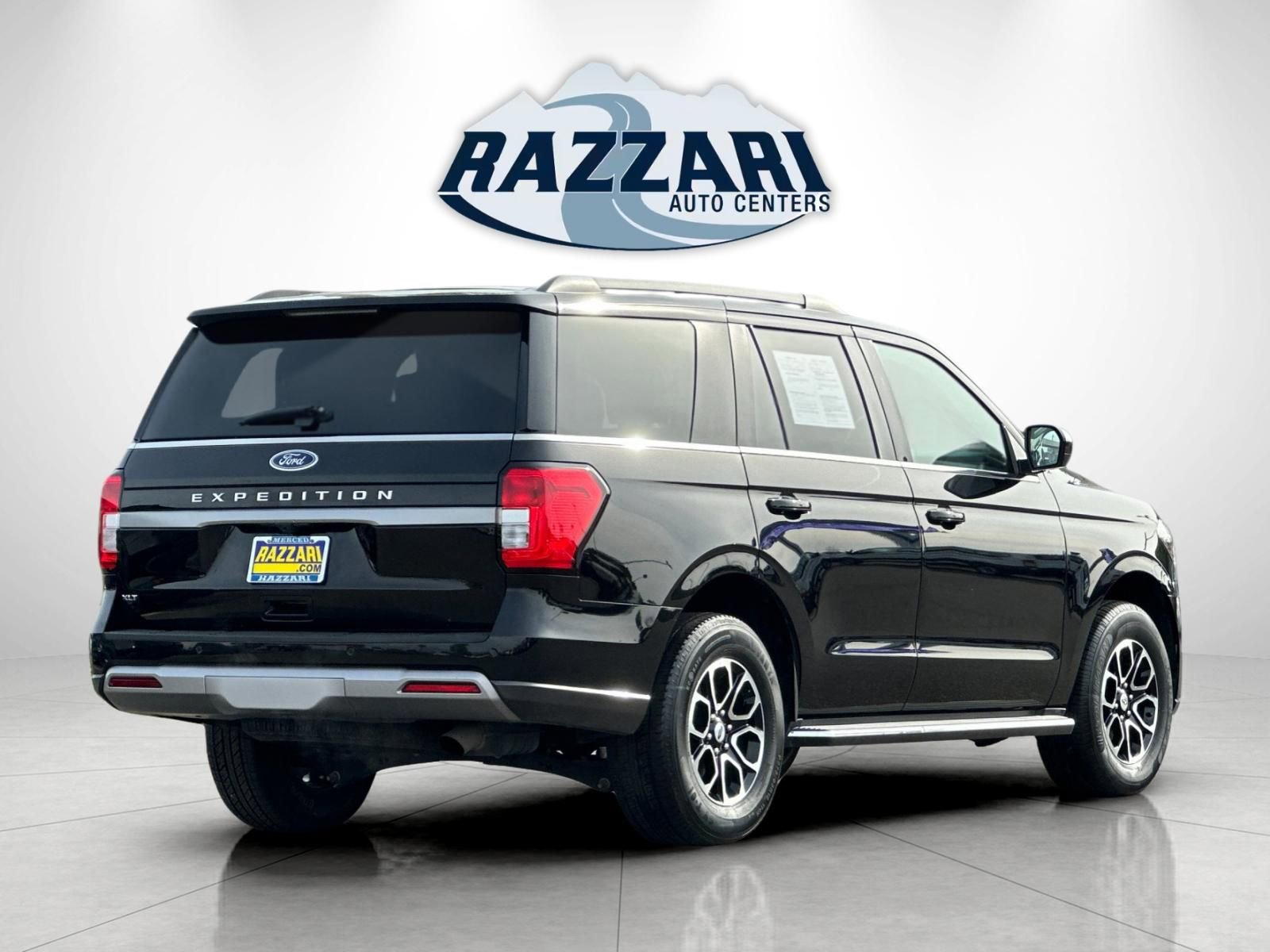 Certified 2022 Ford Expedition XLT RWD image 3