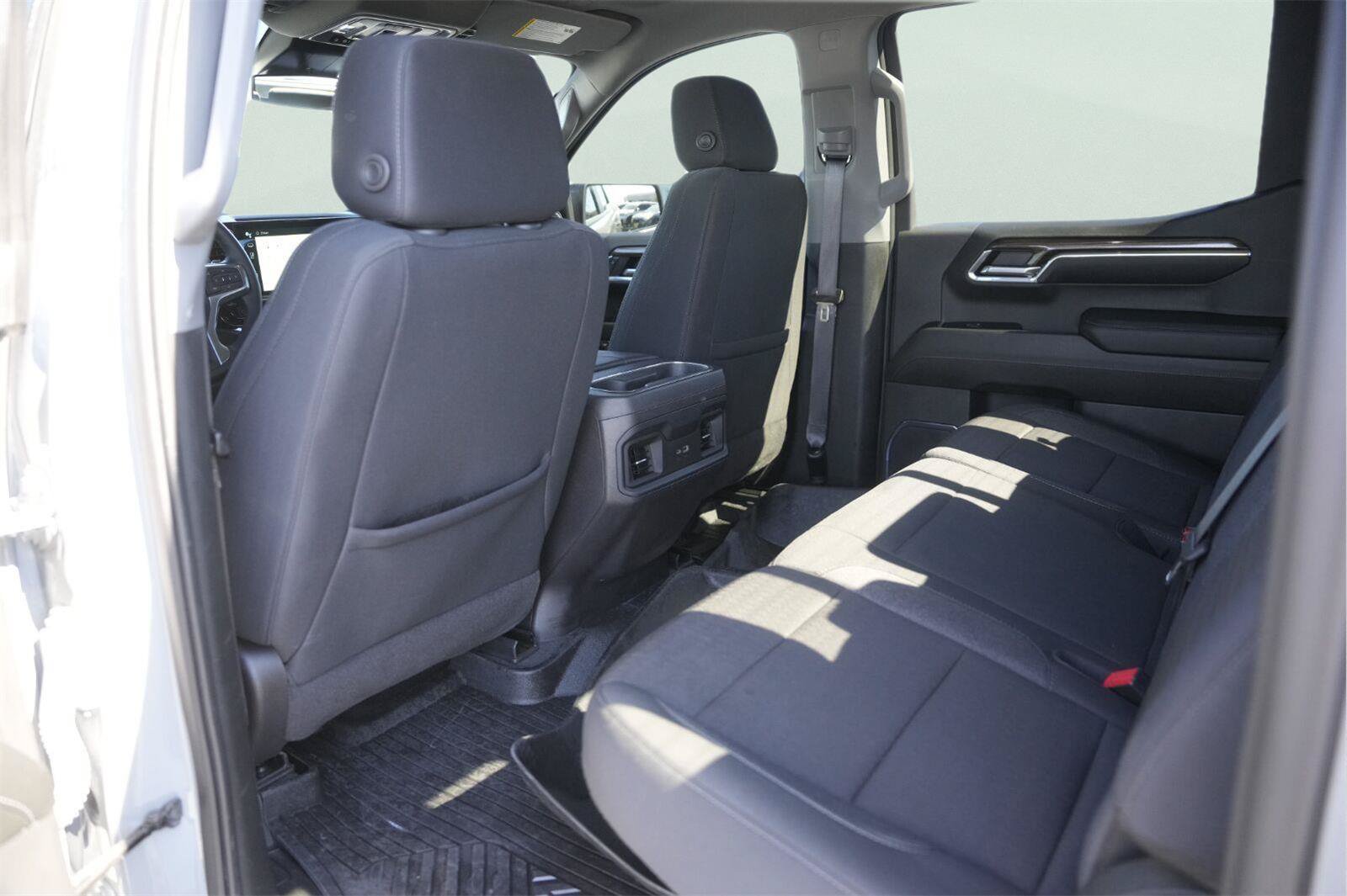 Used 2024 Chevrolet Silverado 1500 LT Trail Boss w/ Convenience Package II AWD/4WD image 11