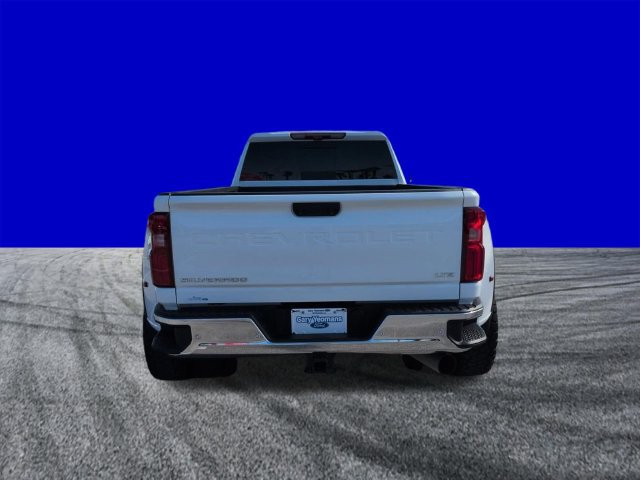 Used 2025 Chevrolet Silverado 3500 LTZ w/ LTZ Plus Package AWD/4WD image 5