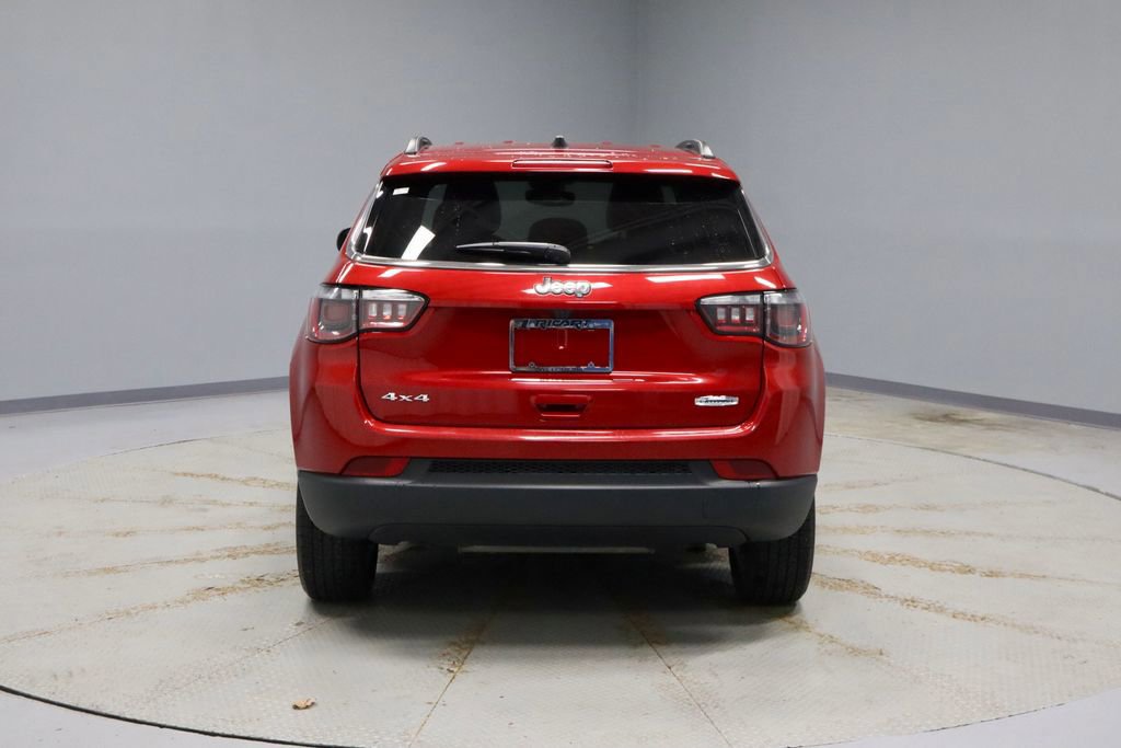 Used 2025 Jeep Compass Latitude image 4