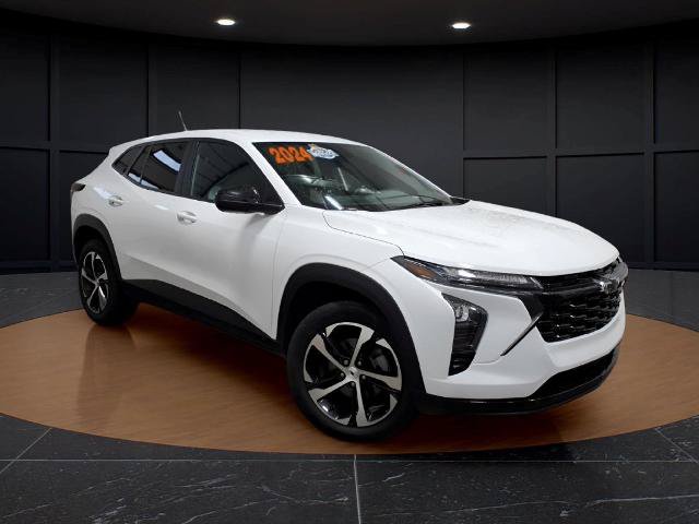 Used 2024 Chevrolet Trax RS FWD image 1