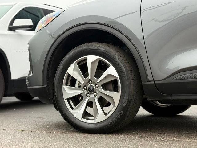 Certified 2025 Ford Escape Platinum AWD/4WD image 43
