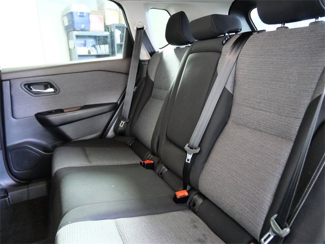 Used 2023 Nissan Rogue SV image 15