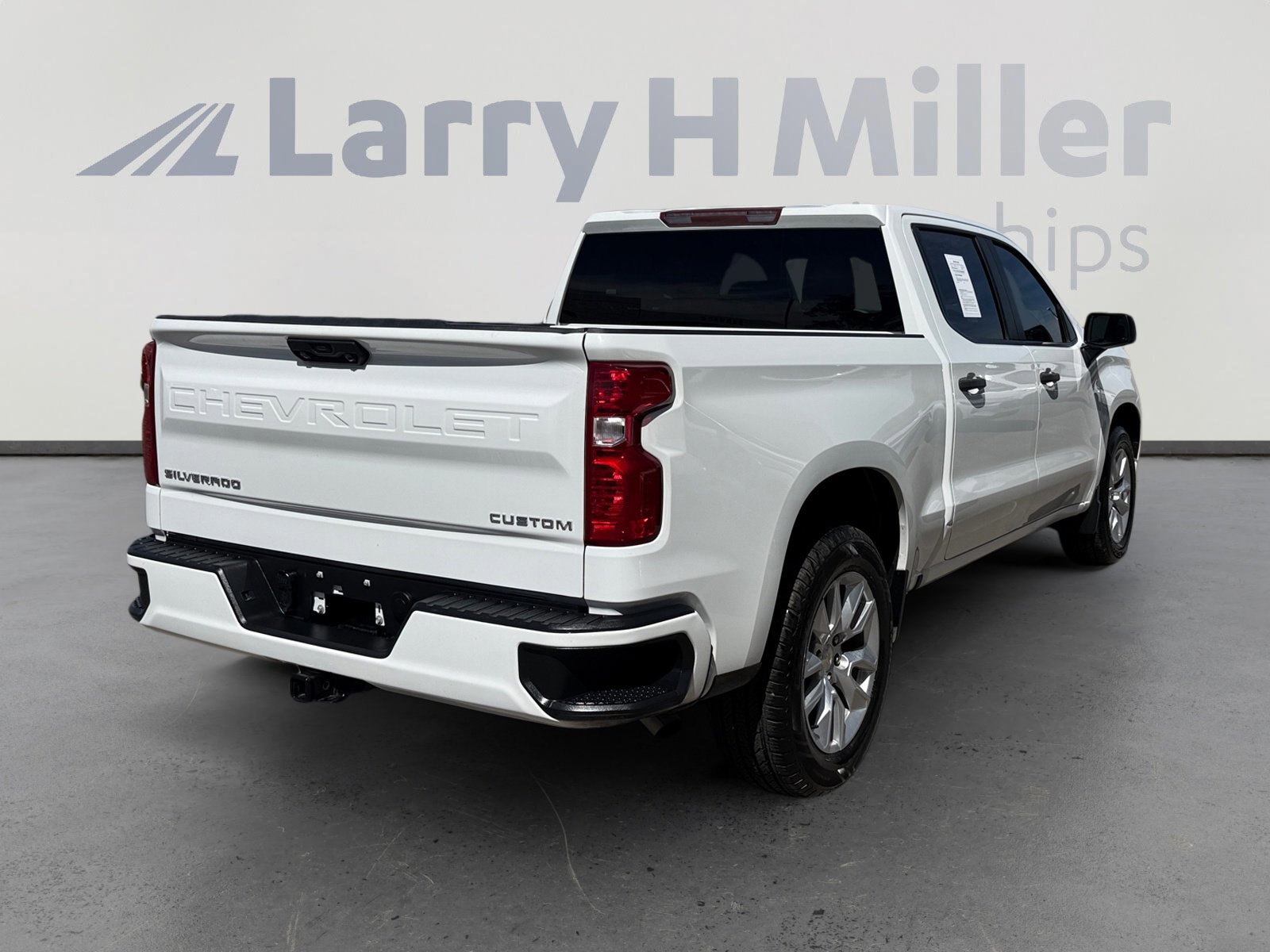 Used 2023 Chevrolet Silverado 1500 Custom image 5