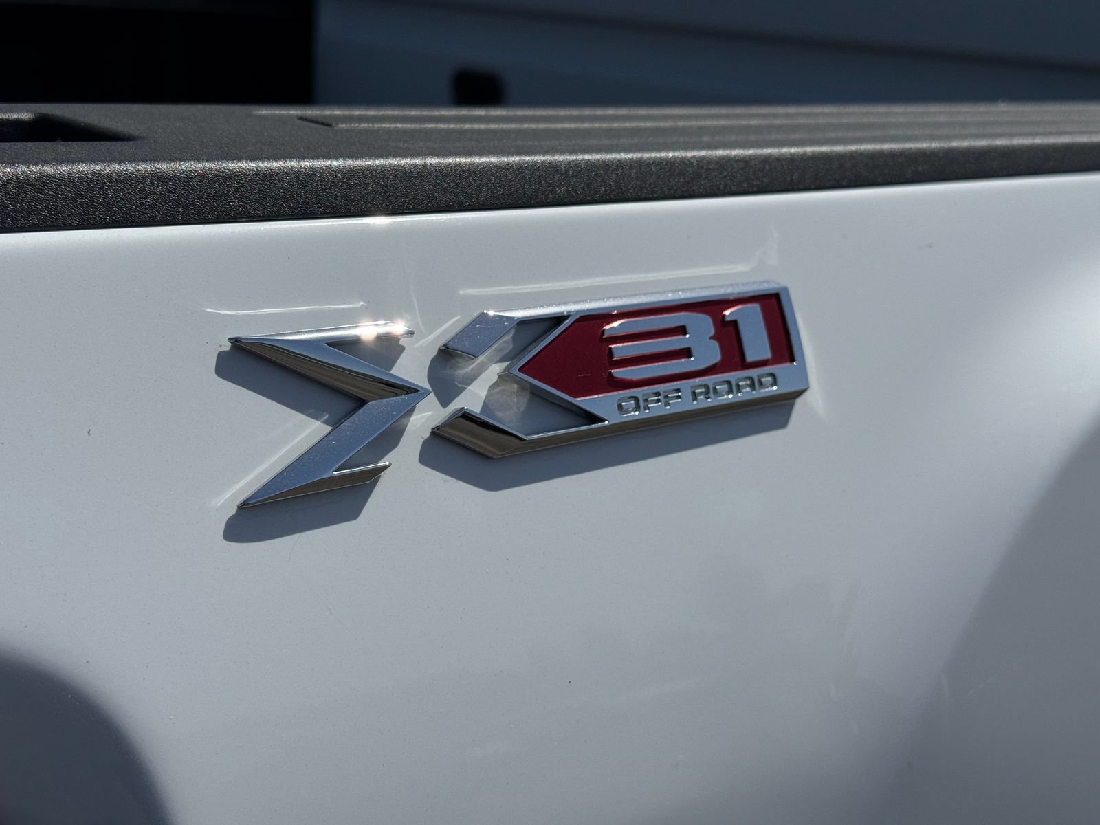 Used 2022 GMC Sierra 2500 SLE w/ SLE Convenience Package AWD/4WD image 5