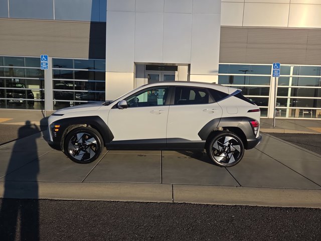 Used 2024 Hyundai Kona Limited AWD/4WD image 2