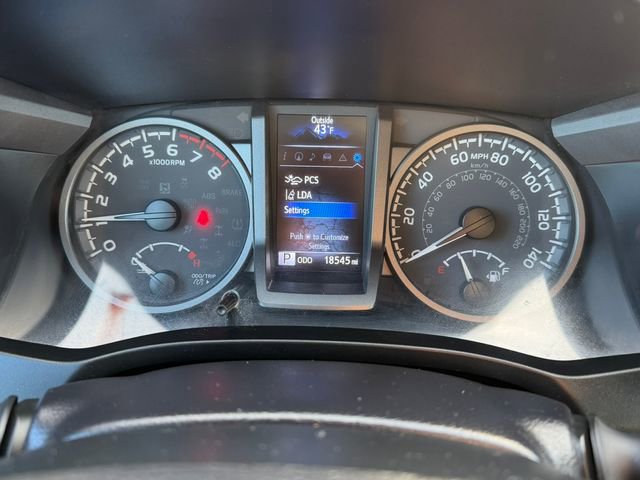 Used 2022 Toyota Tacoma TRD Off-Road w/ TRD Premium Off Road Package image 18