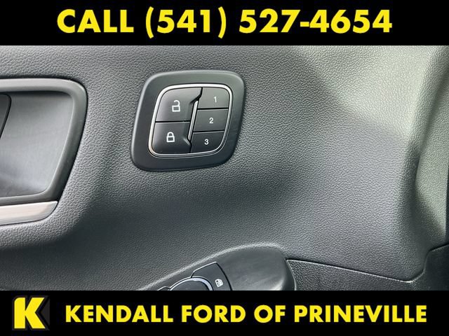 Certified 2025 Ford Escape Platinum AWD/4WD image 26