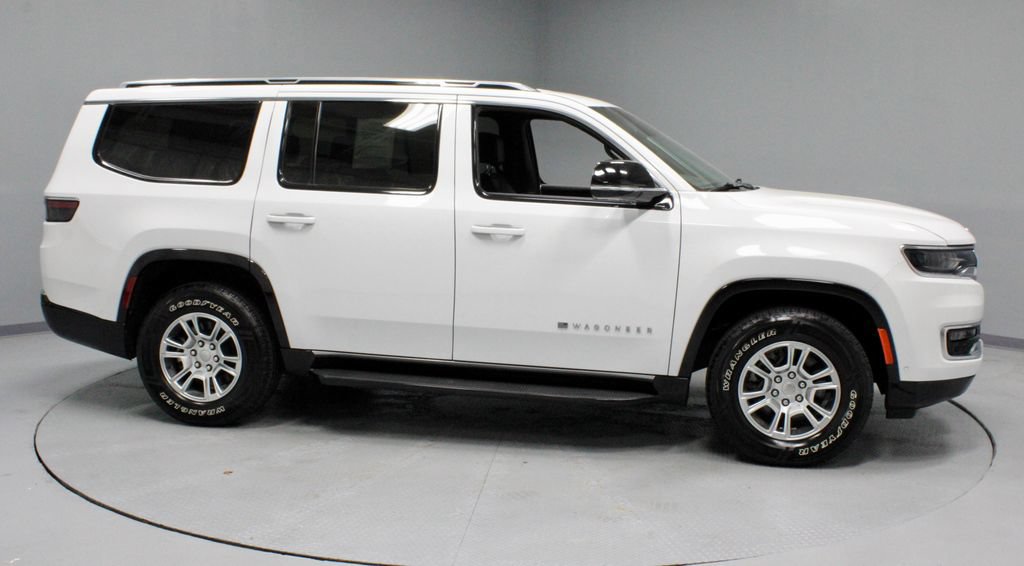 Used 2023 Jeep Wagoneer 2WD image 6