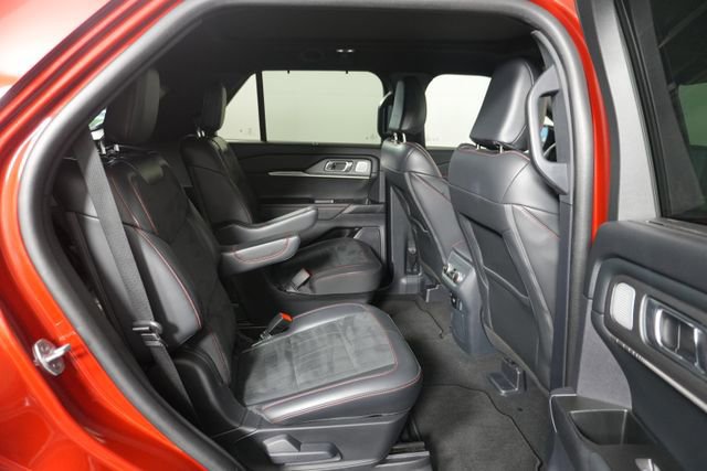 Certified 2025 Ford Explorer ST image 28