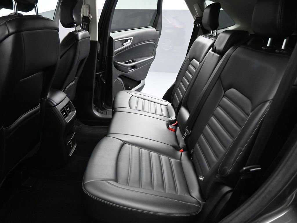 Certified 2017 Ford Edge SEL w/ Equipment Group 201A image 47