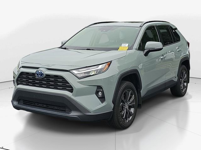 Used 2023 Toyota RAV4 XLE Premium AWD/4WD image 7