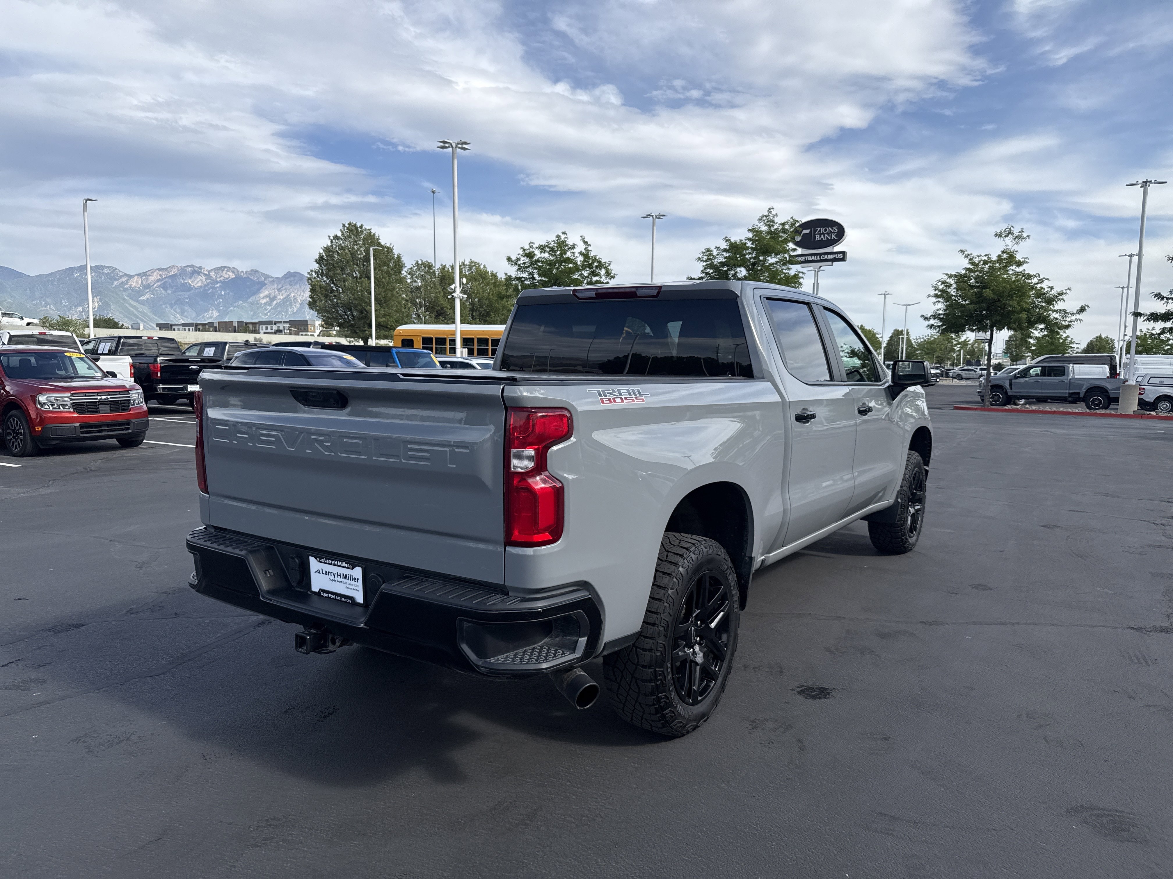 Used 2024 Chevrolet Silverado 1500 LT Trail Boss AWD/4WD image 7
