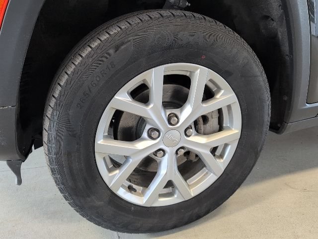 Used 2023 Jeep Grand Cherokee Limited AWD/4WD image 9