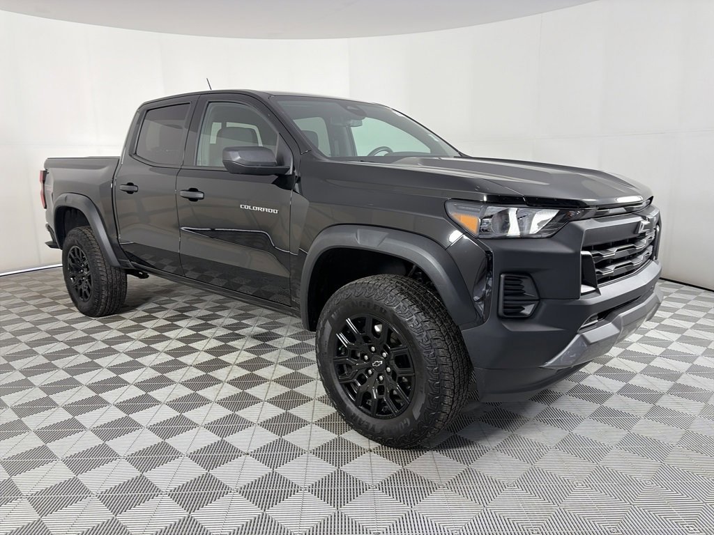 Used 2024 Chevrolet Colorado Trail Boss image 6