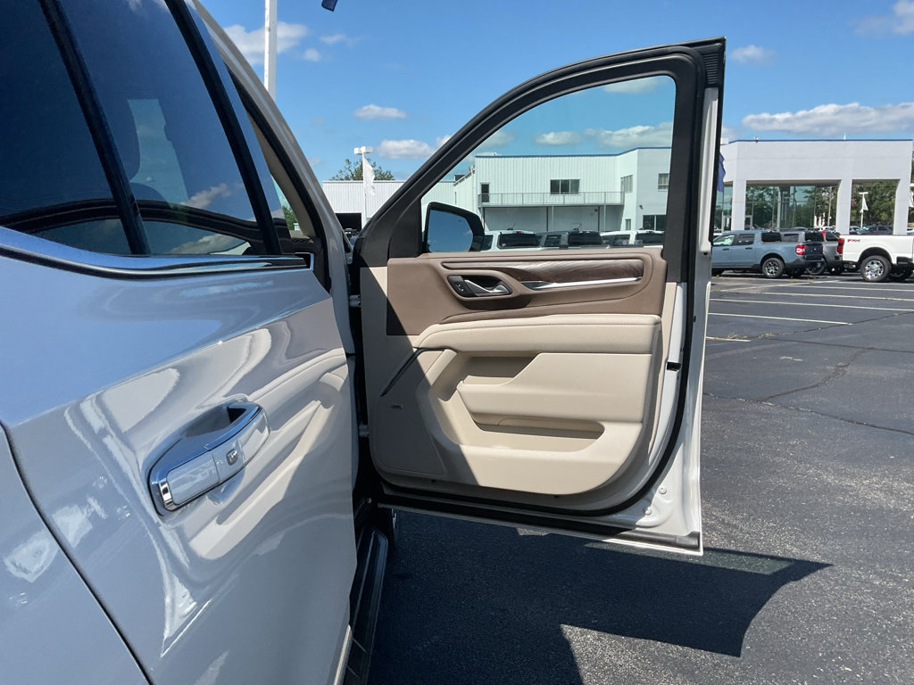 Used 2024 GMC Yukon Denali AWD/4WD image 35