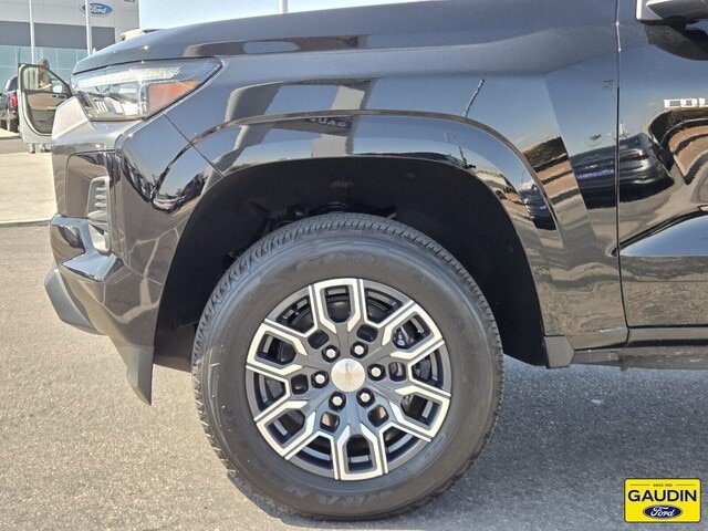 Used 2024 Chevrolet Colorado LT w/ LT Convenience Package III RWD image 10