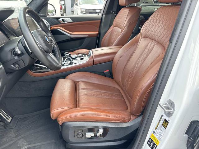 Used 2022 BMW X7 xDrive40i w/ M Sport Package AWD/4WD image 20