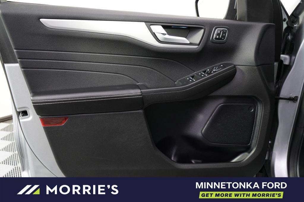 Certified 2023 Ford Escape Platinum AWD/4WD image 21