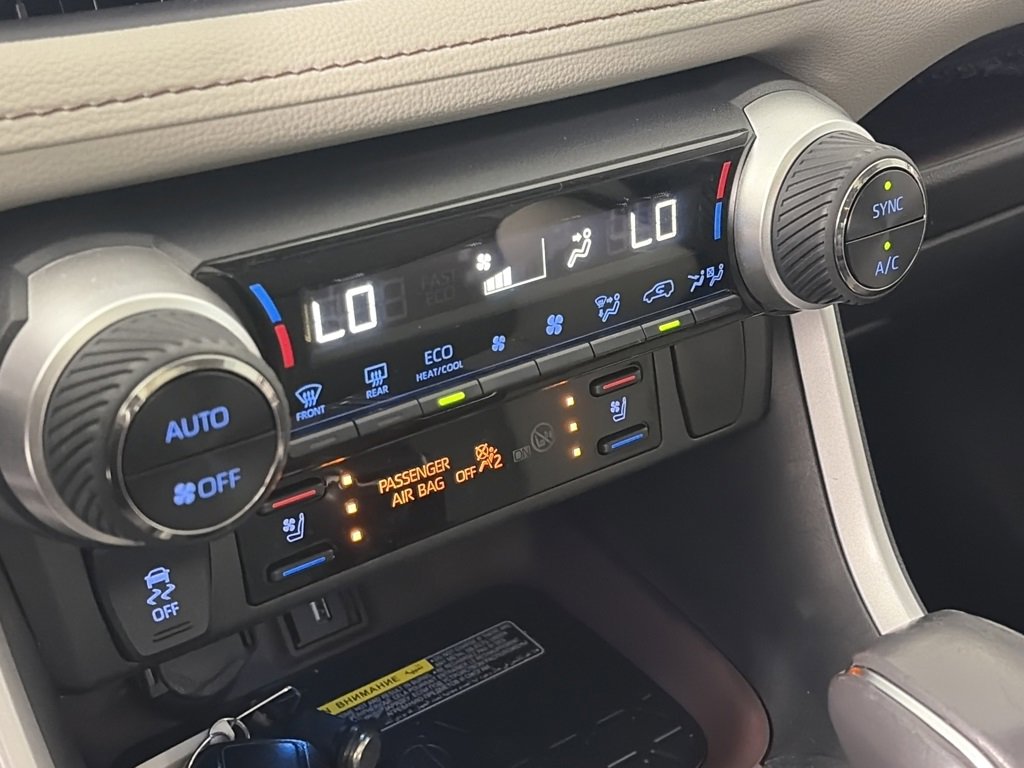 Used 2020 Toyota RAV4 Limited image 21