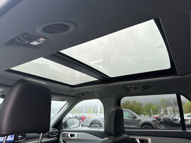 Certified 2023 Ford Explorer XLT w/ Equipment Group 202A image 24