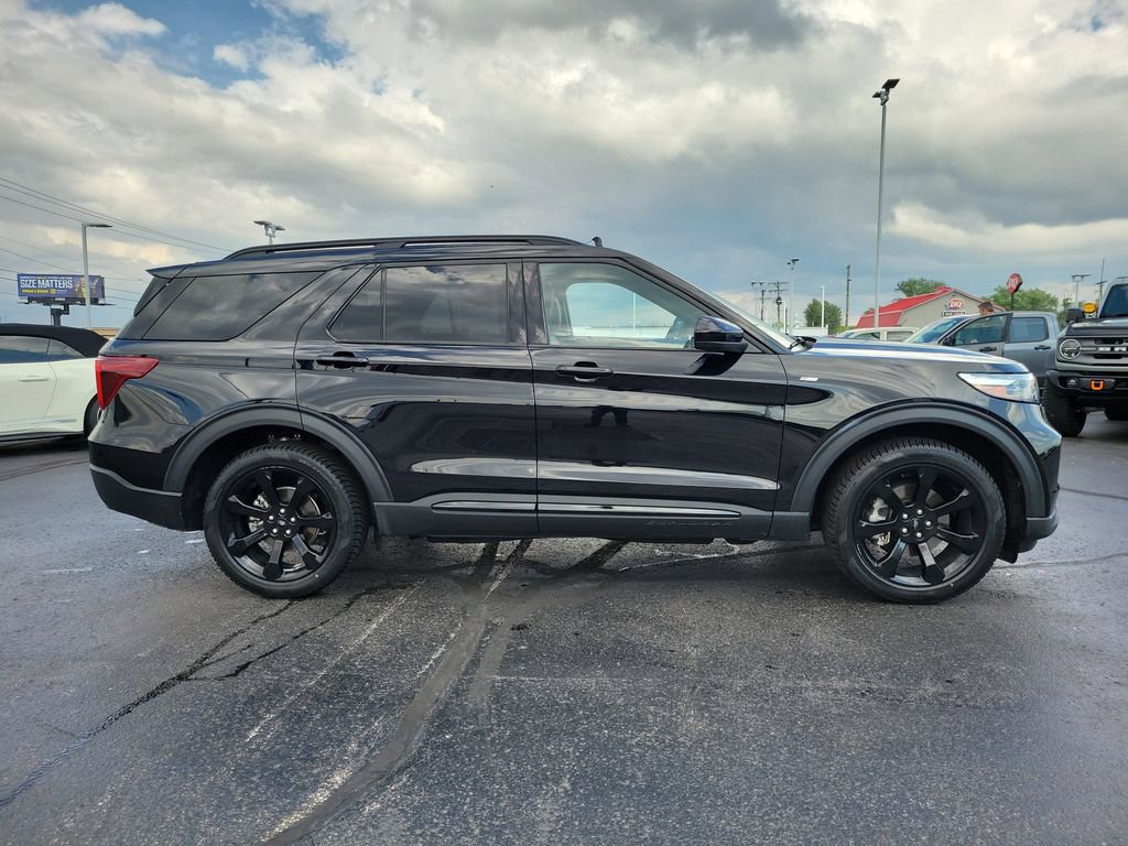 Certified 2024 Ford Explorer ST-Line w/ Class IV Trailer Tow Package AWD/4WD image 3