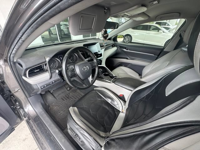 Used 2023 Toyota Camry SE FWD image 2