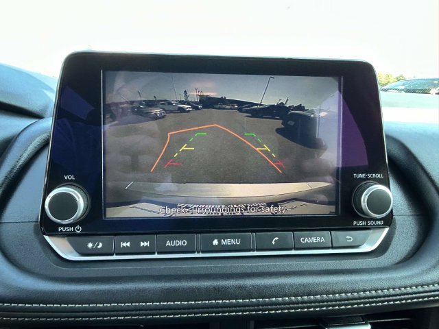 Used 2025 Nissan Rogue SV FWD image 17
