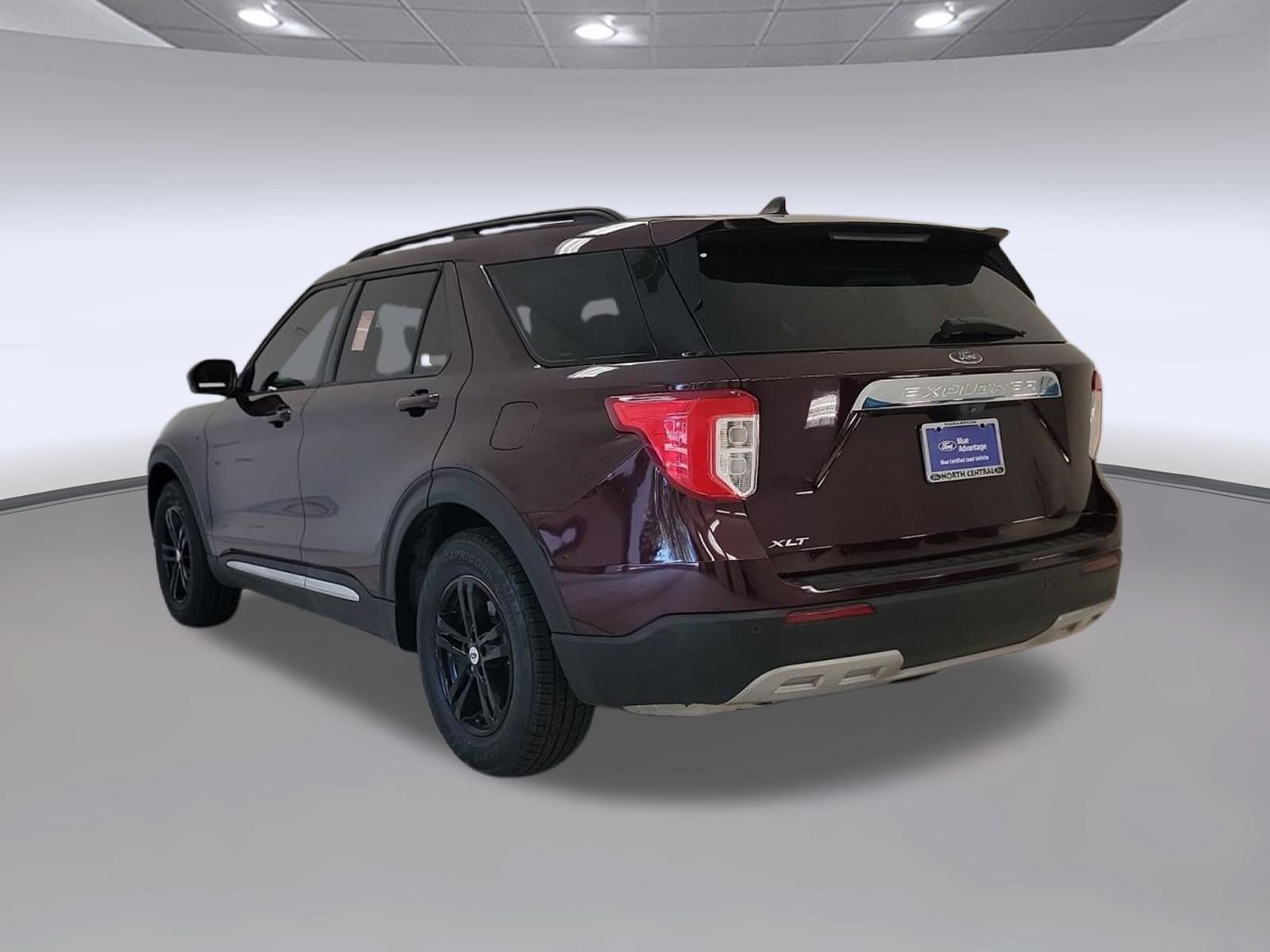 Certified 2022 Ford Explorer XLT w/ Equipment Group 202A RWD image 3