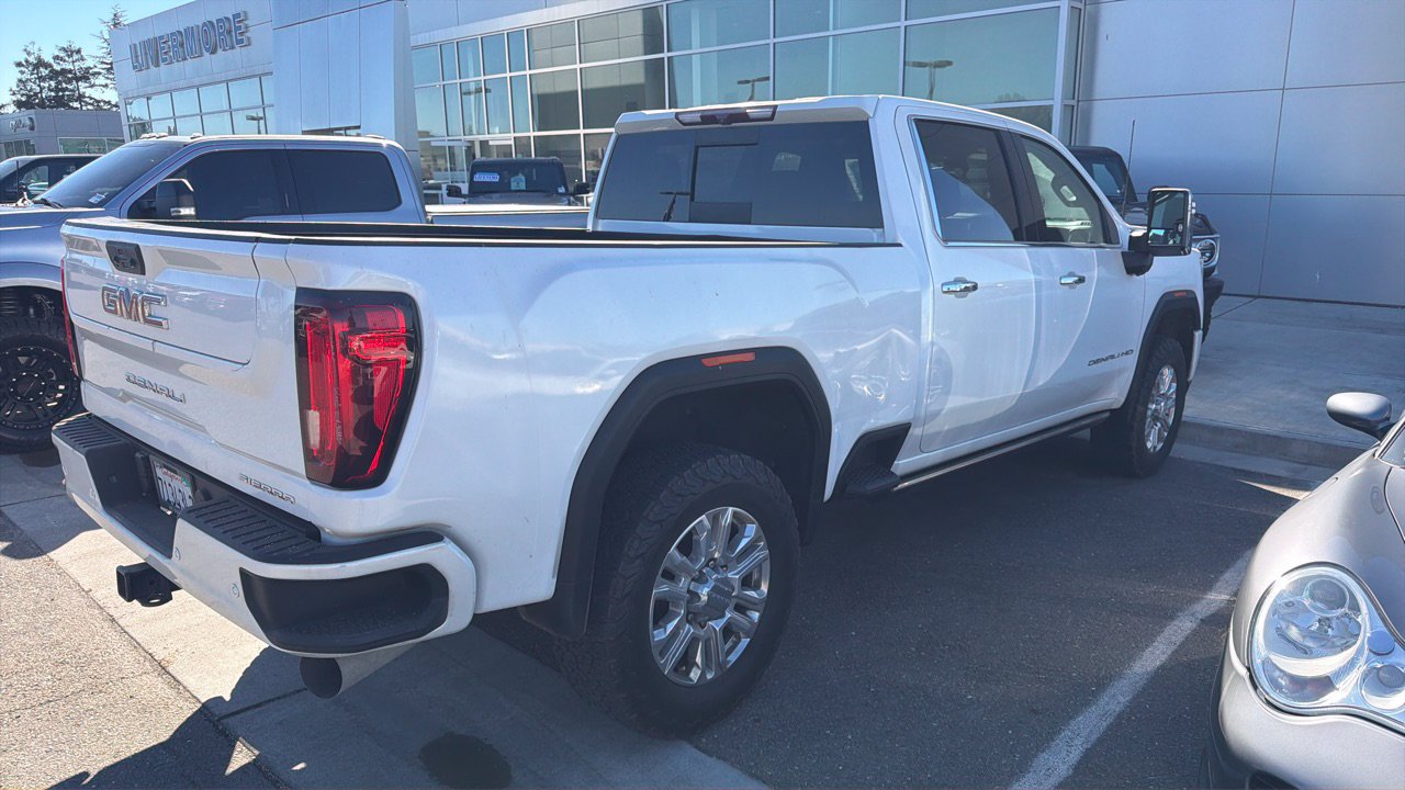 Used 2022 GMC Sierra 2500 Denali AWD/4WD image 2
