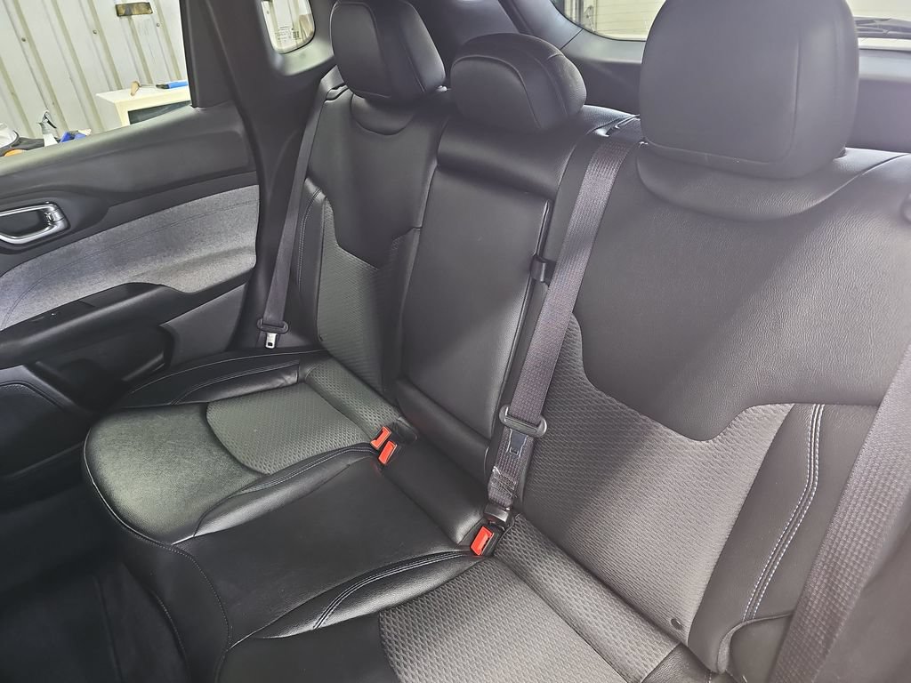 Used 2024 Jeep Compass Latitude AWD/4WD image 13