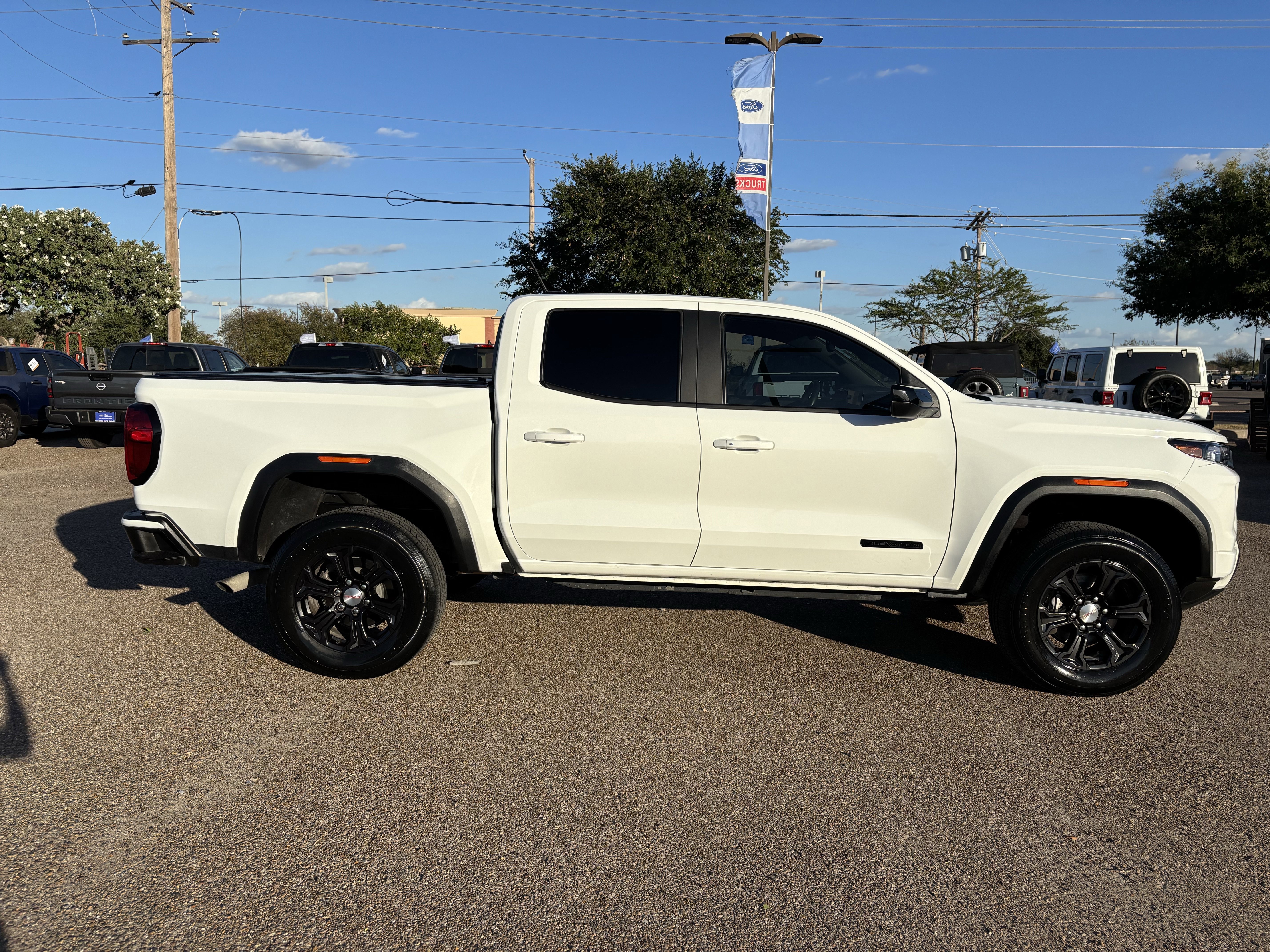 Used 2023 GMC Canyon Elevation w/ Convenience Package image 5