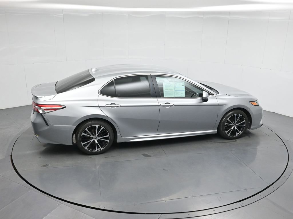 Used 2020 Toyota Camry SE image 14