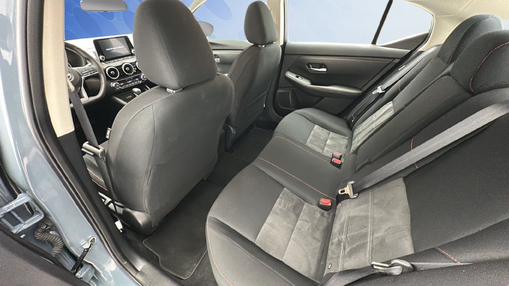 Used 2025 Nissan Sentra SR FWD image 10