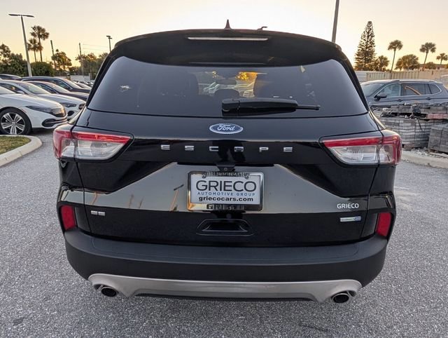 Certified 2020 Ford Escape SE image 3