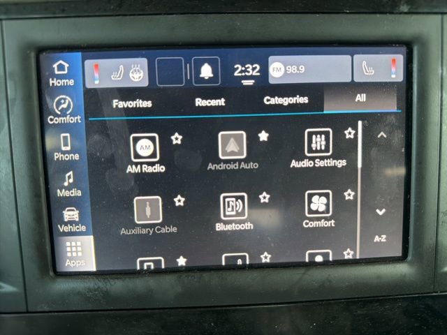 Used 2022 Chrysler Voyager LX image 32