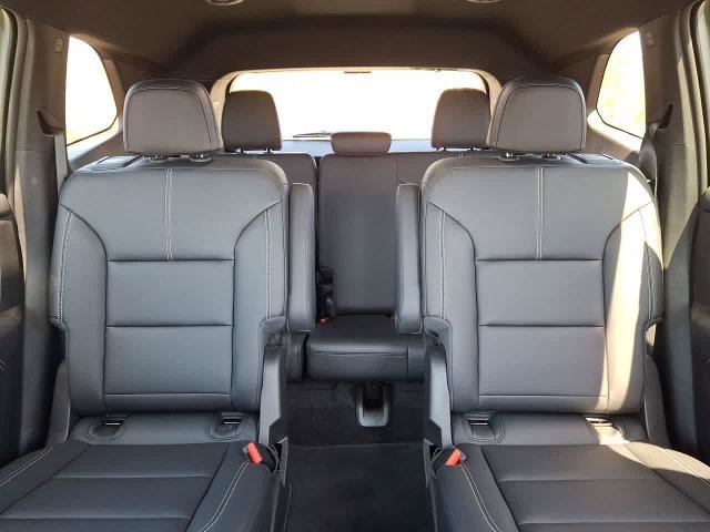 Used 2026 GMC Acadia Elevation w/ Elevation Premium Package AWD/4WD image 13