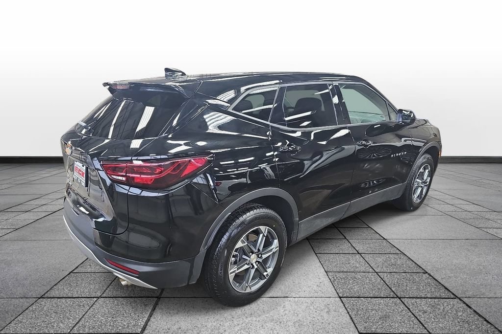 Used 2025 Chevrolet Blazer LT AWD/4WD image 5