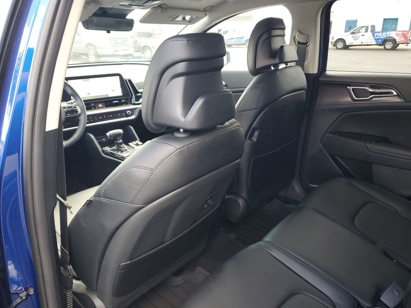 Used 2025 Kia Sportage EX FWD image 9