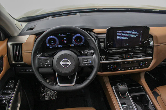 Used 2024 Nissan Pathfinder Platinum w/ Lighting Package (N93) AWD/4WD image 18