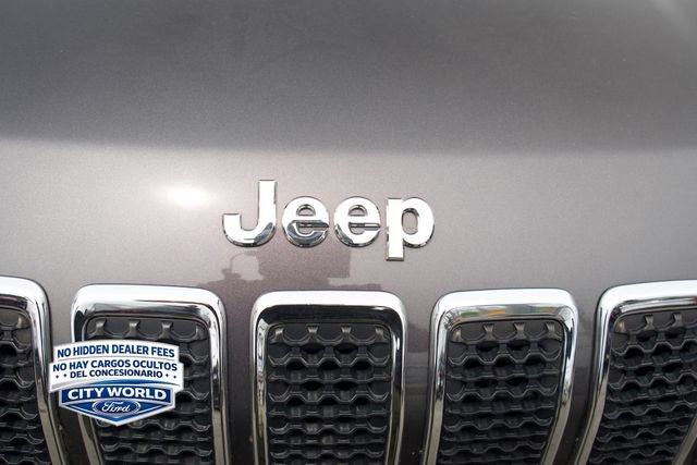 Used 2022 Jeep Cherokee Limited AWD/4WD image 6
