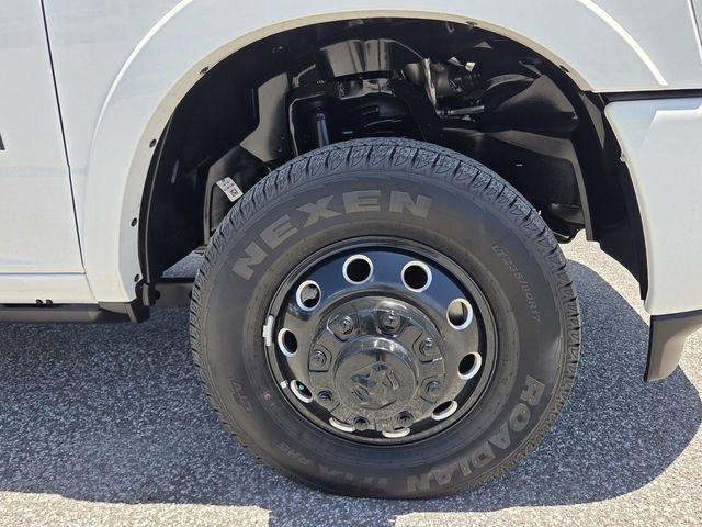 Used 2025 RAM 3500 Limited AWD/4WD image 12