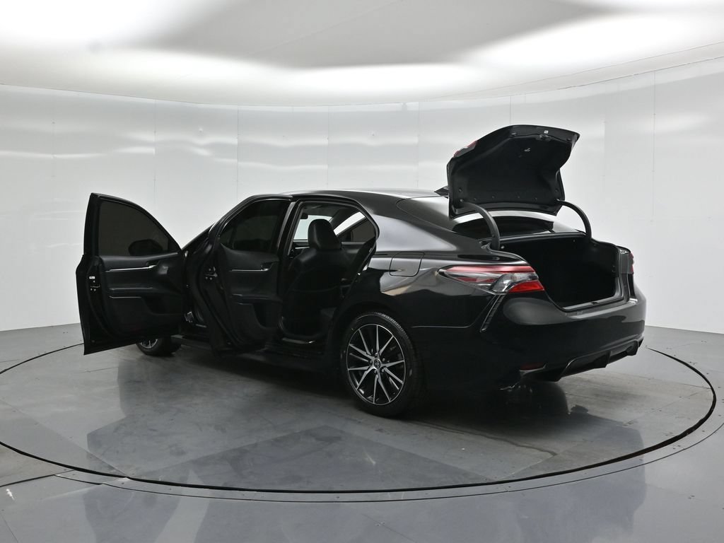 Used 2022 Toyota Camry SE FWD image 33