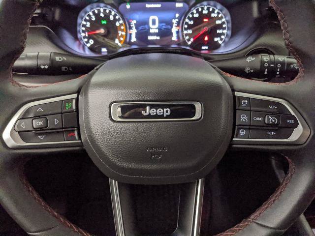 Used 2025 Jeep Compass Trailhawk AWD/4WD image 12