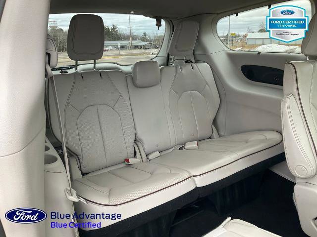 Used 2020 Chrysler Pacifica Limited image 28