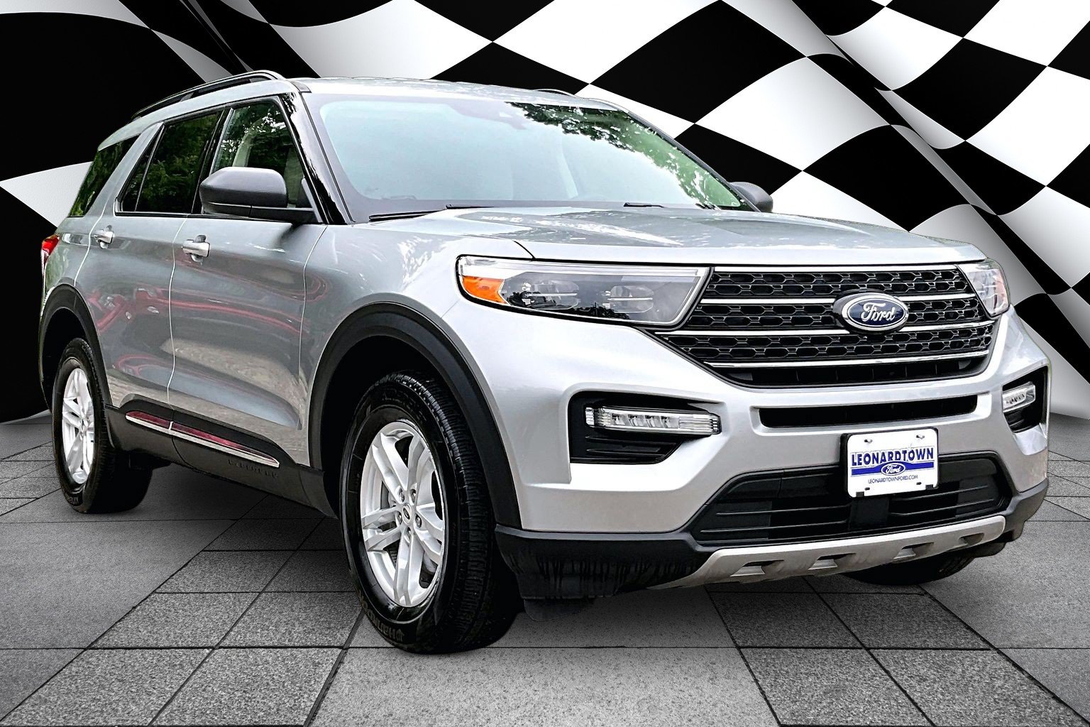 Certified 2023 Ford Explorer XLT w/ Equipment Group 202A AWD/4WD image 11